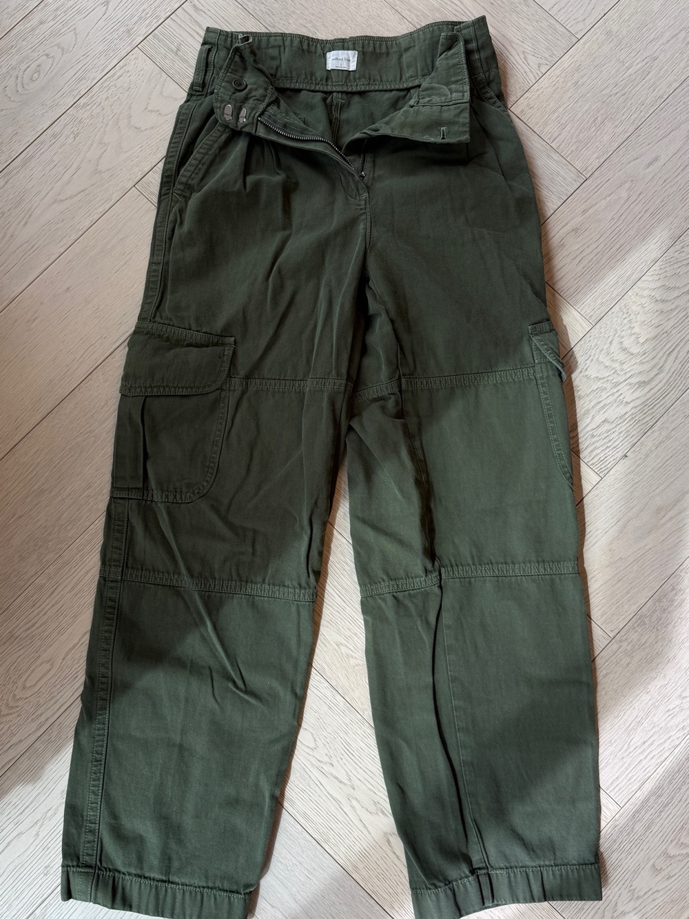 Aritzia Wilfred Free Nova High Waist Cargo Paperbag Pants in Olive Colour Size 2 - Picture 3 of 13